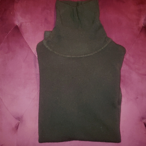 Turtle Neck Sweater - Picture 7 of 8